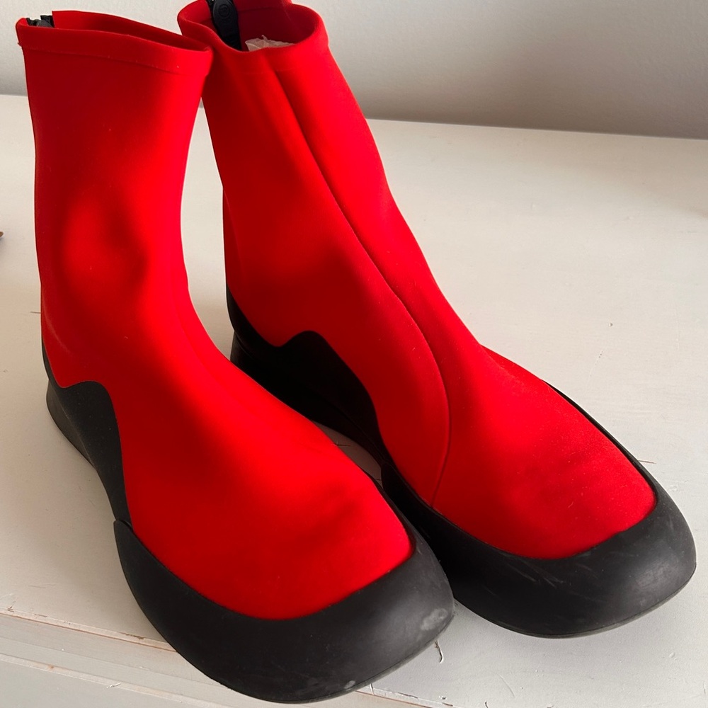 The Row Scuba boots